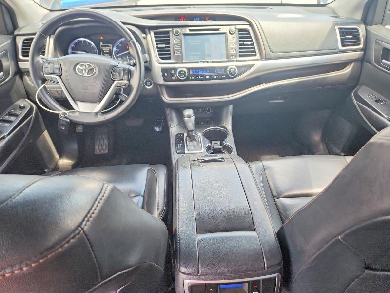 Photo 8 from auction – 2018 TOYOTA HIGHLANDER with VIN 5TDJZRFH8JS903023