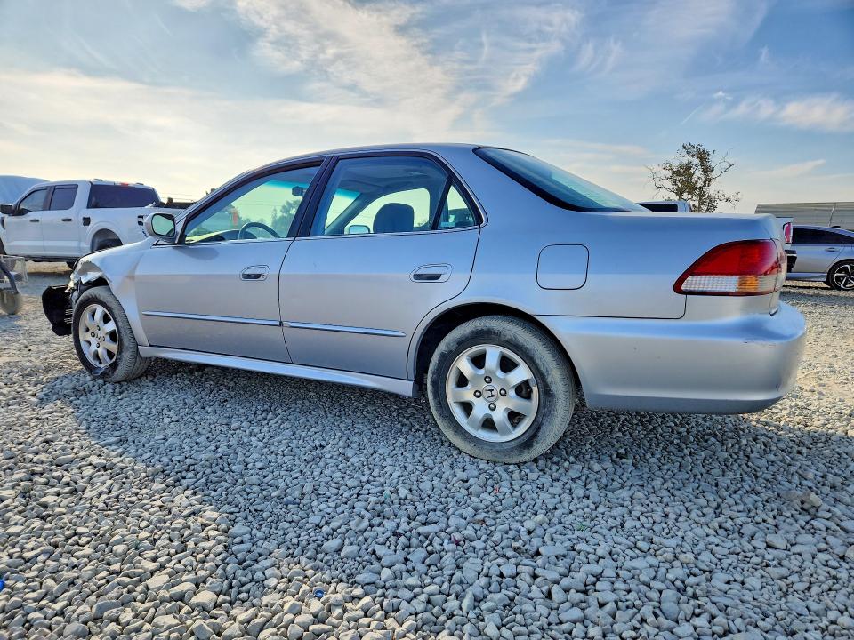 Photo 2 from auction – 2002 HONDA ACCORD with VIN 1HGCG66822A147556