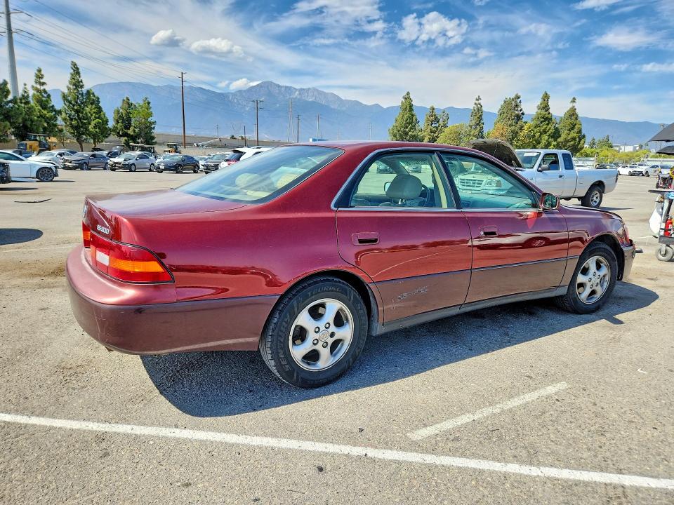 Photo 3 from auction – 1999 LEXUS ES with VIN JT8BF28G0X0181713