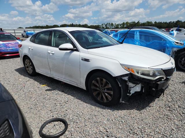 Photo 4 from auction – 2017 KIA OPTIMA with VIN 5XXGU4L34HG126226
