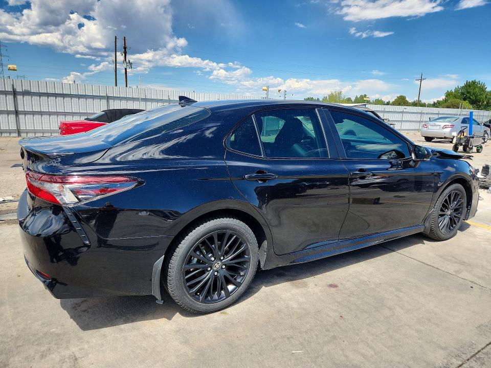 Photo 3 from auction – 2022 TOYOTA CAMRY with VIN 4T1G11BK4NU061444