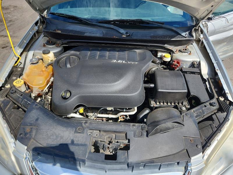 Photo 11 from auction – 2011 CHRYSLER 200 with VIN 1C3BC2EG3BN577908