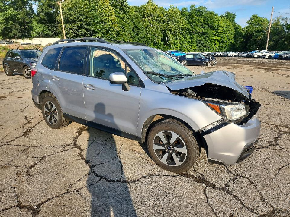 Photo 4 from auction – 2017 SUBARU FORESTER with VIN JF2SJAEC8HH488398