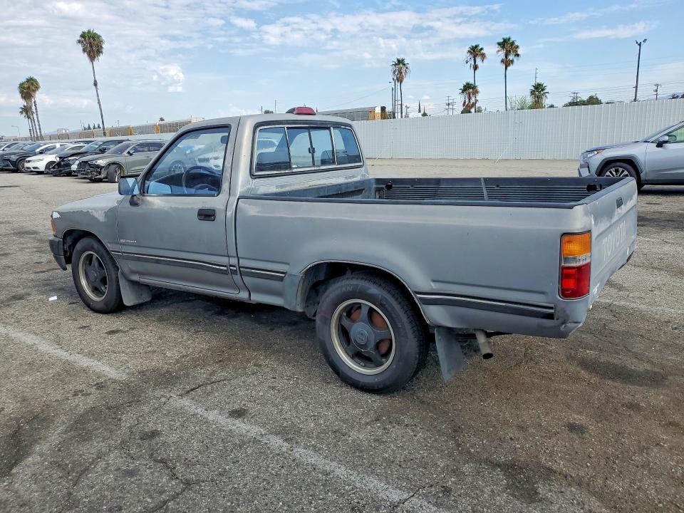 Photo 2 from auction – 1994 TOYOTA PICKUP with VIN 4TARN81A4RZ179176