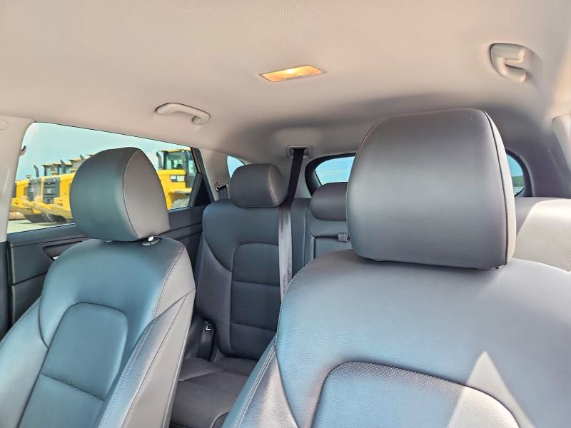 Photo 10 from auction – 2019 HYUNDAI TUCSON with VIN KM8J33AL2KU910097
