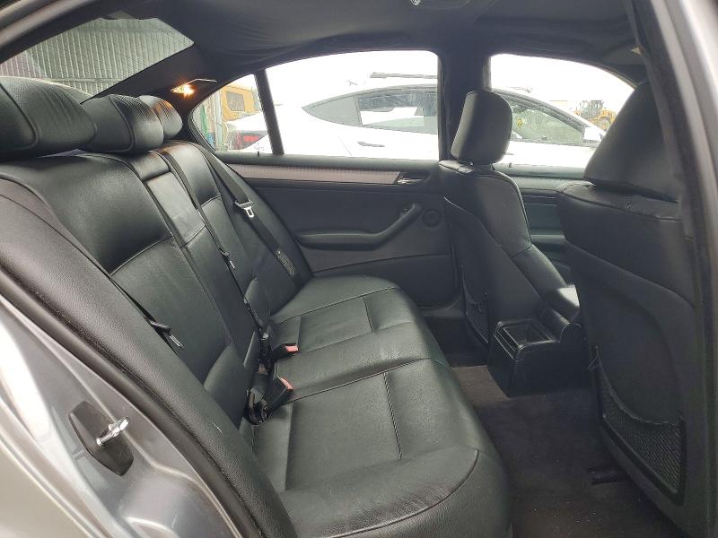 Photo 10 from auction – 2005 BMW 330 with VIN WBAEV53445KM08481