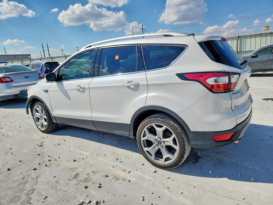 Photo 2 from auction – 2017 FORD ESCAPE with VIN 1FMCU0J95HUE15670