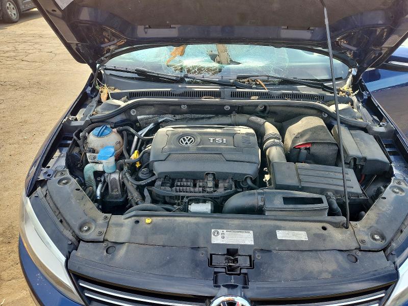 Photo 11 from auction – 2014 VOLKSWAGEN JETTA with VIN 3VWB17AJ1EM409857