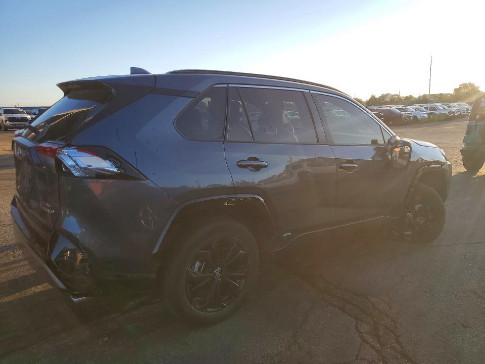 Photo 3 from auction – 2023 TOYOTA RAV4 with VIN JTM16RFV3PD100333