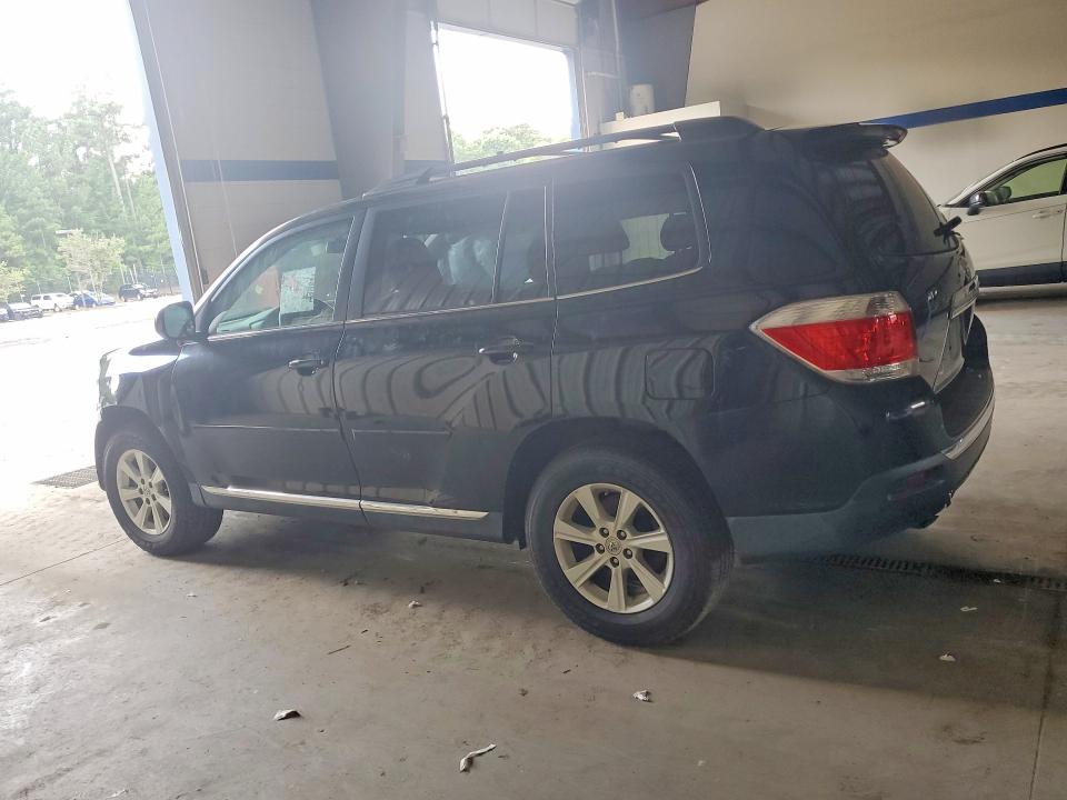 Photo 2 from auction – 2013 TOYOTA HIGHLANDER with VIN 5TDBK3EHXDS206805