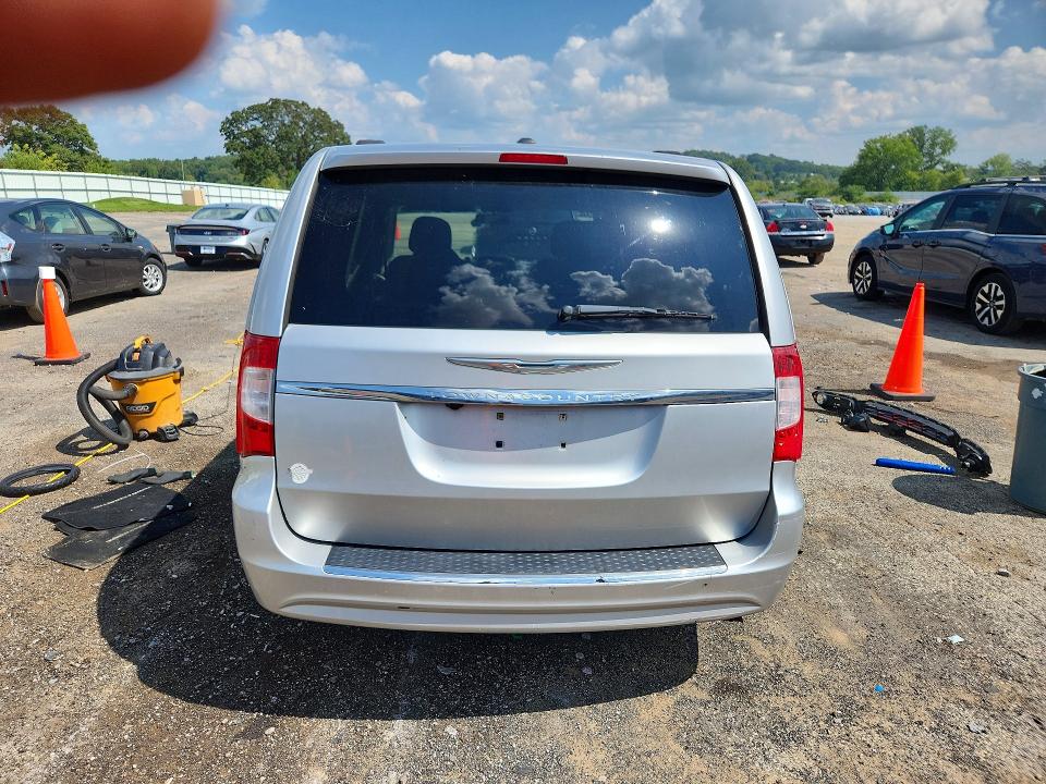 Photo 6 from auction – 2011 CHRYSLER TOWN & COUNTRY with VIN 2A4RR5DG0BR607889
