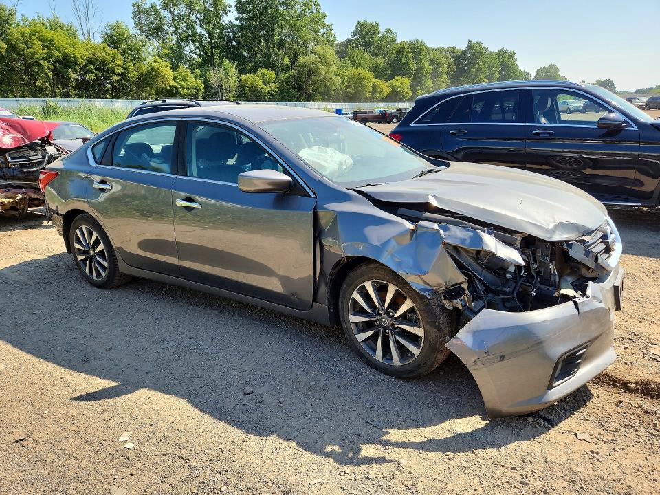 Photo 4 from auction – 2017 NISSAN ALTIMA with VIN 1N4AL3AP6HC238752