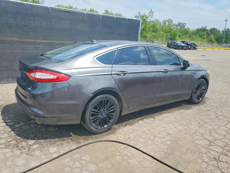 Photo 3 from auction – 2016 FORD FUSION with VIN 3FA6P0HD3GR326081
