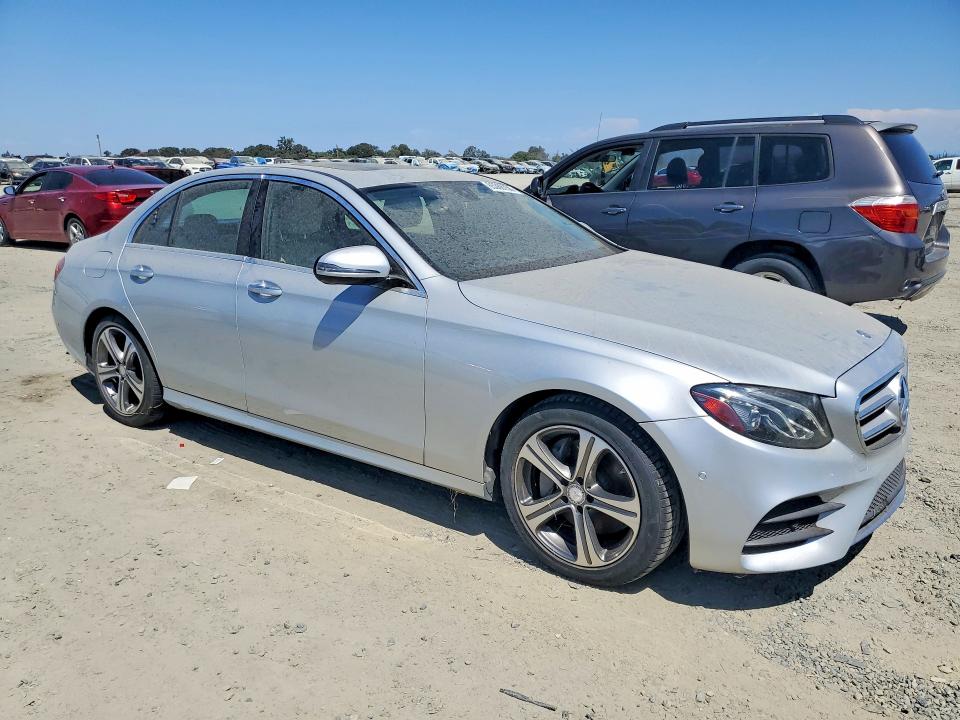Photo 4 from auction – 2017 MERCEDES-BENZ E with VIN WDDZF4JB1HA158663