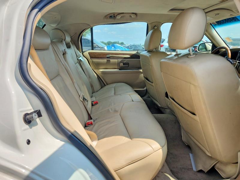 Photo 10 from auction – 2007 LINCOLN TOWN CAR with VIN 1LNHM83W57Y613776