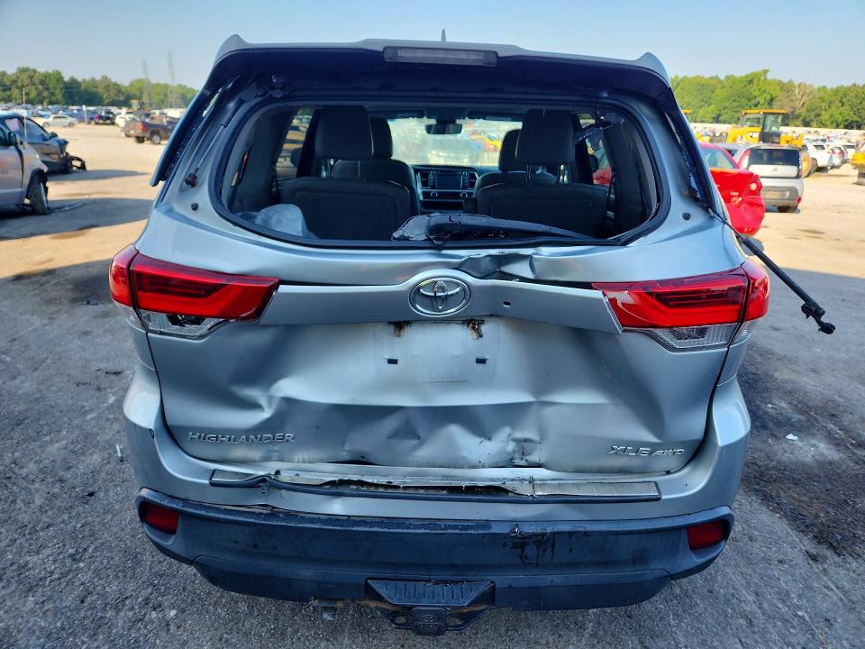 Photo 6 from auction – 2017 TOYOTA HIGHLANDER with VIN 5TDJZRFH8HS508995
