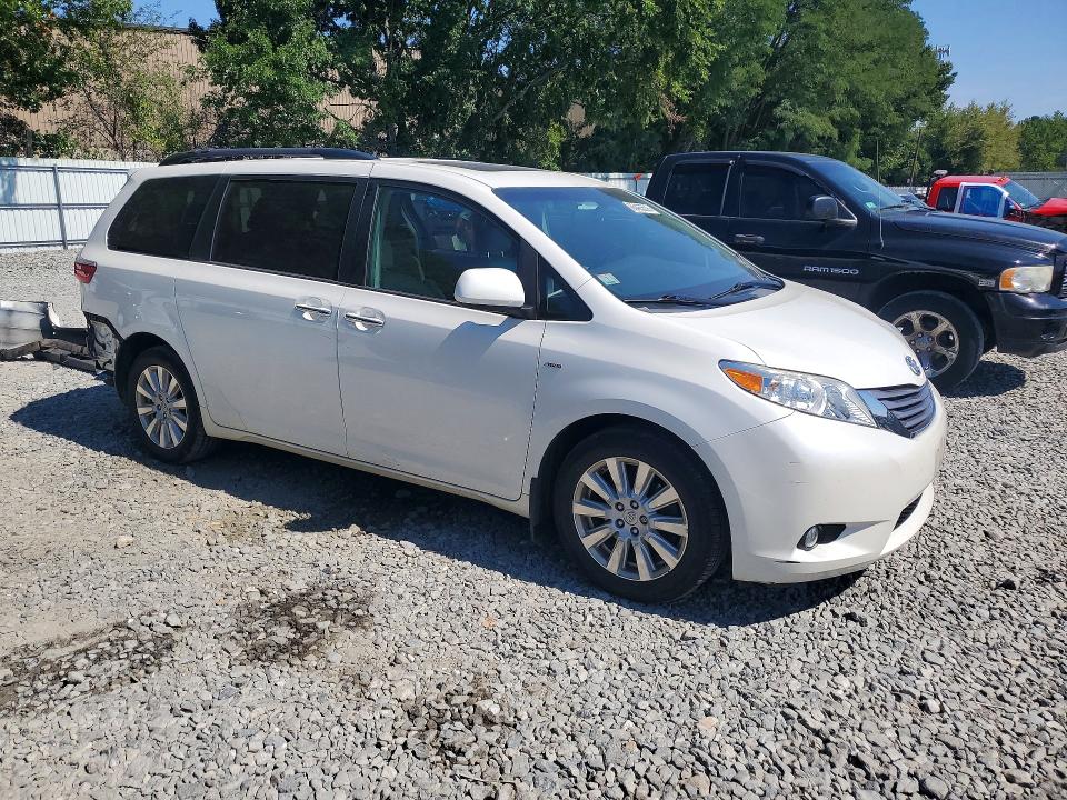 Photo 4 from auction – 2017 TOYOTA SIENNA with VIN 5TDDZ3DC3HS180595