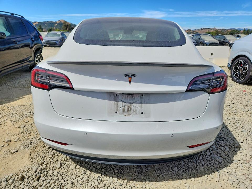 Photo 6 from auction – 2017 TESLA MODEL 3 with VIN 5YJ3E1EA3HF002053