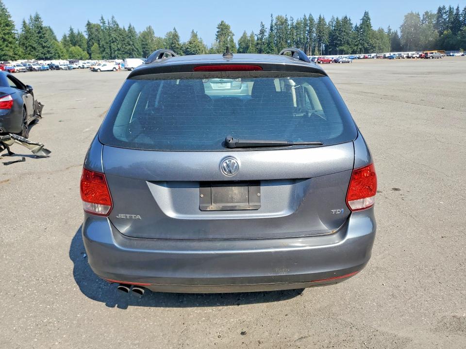 Photo 6 from auction – 2014 VOLKSWAGEN JETTA with VIN 3VWPL7AJ1EM605362