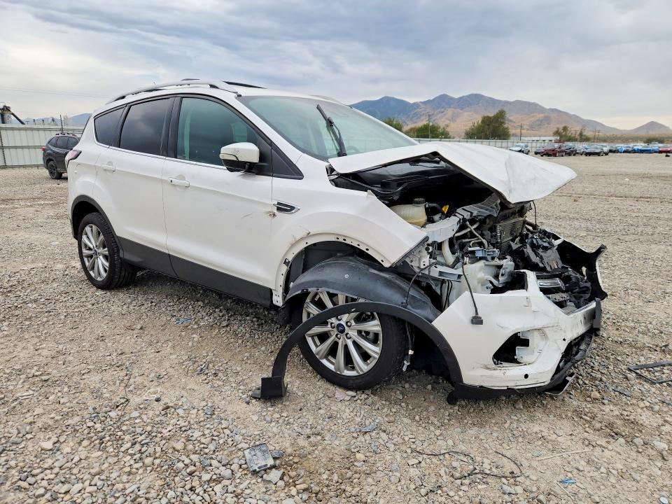 Foto 4 de la subasta – 2017 FORD ESCAPE con VIN 1FMCU9J91HUB62576