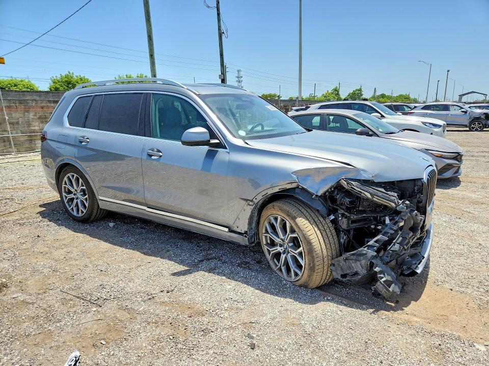 Photo 4 from auction – 2025 BMW X7 with VIN 5UX23EM03S9X64946