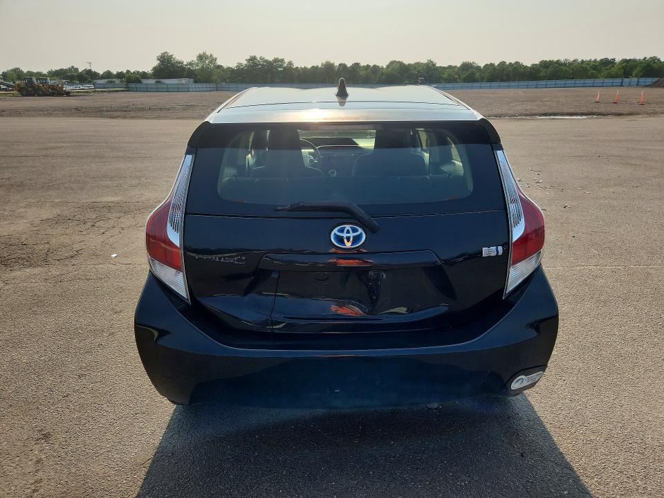 Photo 6 from auction – 2015 TOYOTA PRIUS C with VIN JTDKDTB37F1114537