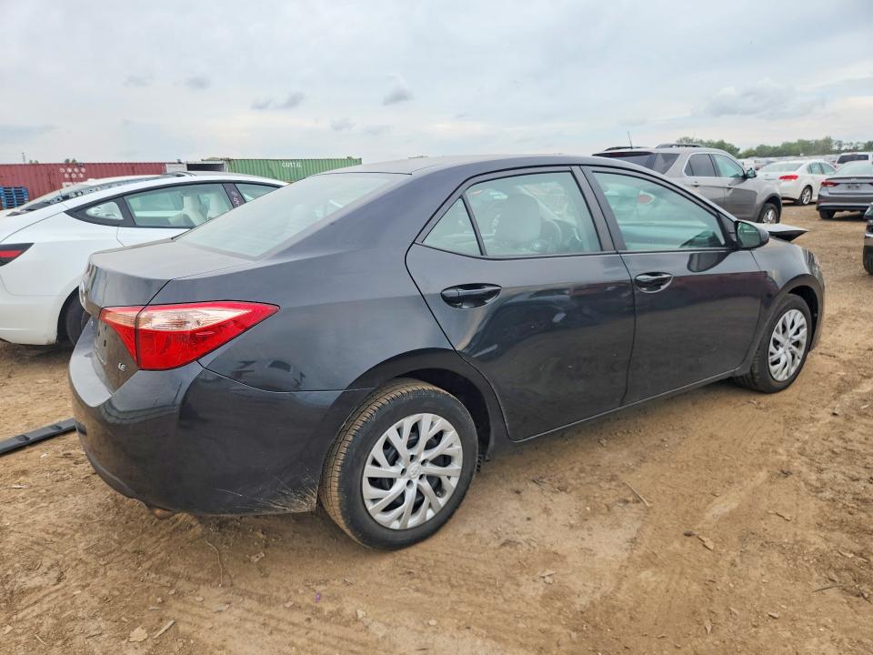 Photo 3 from auction – 2018 TOYOTA COROLLA with VIN 5YFBURHE8JP754370