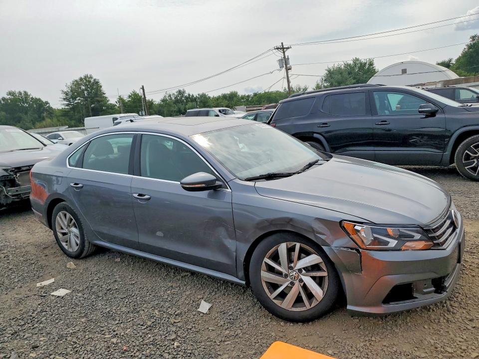 Photo 4 from auction – 2018 VOLKSWAGEN PASSAT with VIN 1VWBA7A33JC021641
