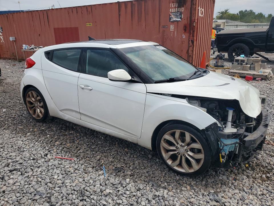 Photo 4 from auction – 2015 HYUNDAI VELOSTER with VIN KMHTC6AD5FU243826