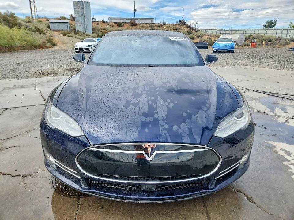 Photo 5 from auction – 2014 TESLA MODEL S with VIN 5YJSA1H29EFP65556