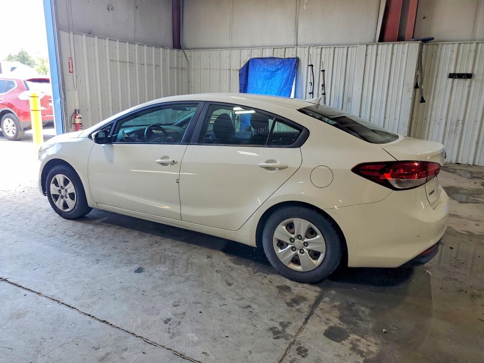Photo 2 from auction – 2018 KIA FORTE with VIN 3KPFK4A72JE205626