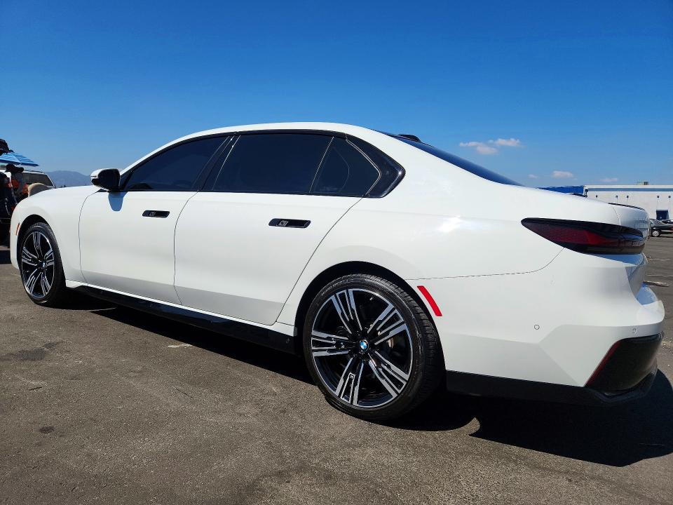 Photo 2 from auction – 2023 BMW 740 with VIN WBA23EH03PCL71161