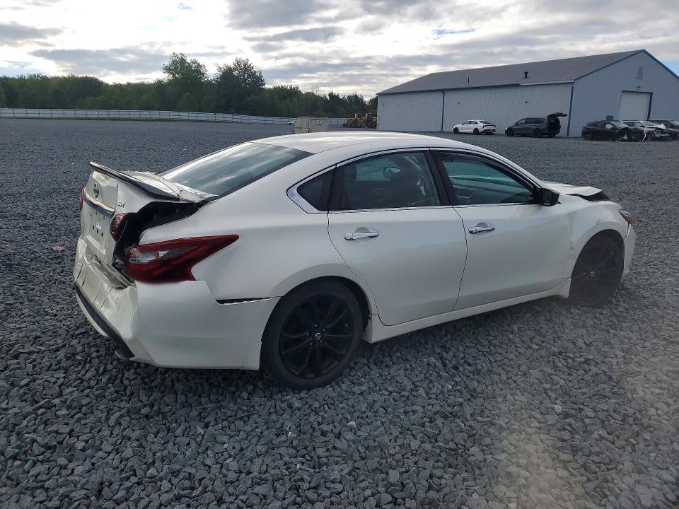 Photo 3 from auction – 2017 NISSAN ALTIMA with VIN 1N4AL3AP1HC250002