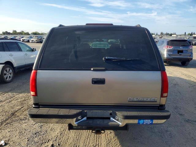 Photo 6 from auction – 1998 CHEVROLET SUBURBAN with VIN 1GNFK16R7WJ378326