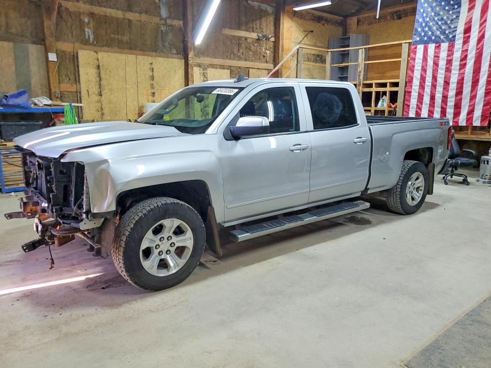 CHEVROLET SILVERADO 2018 with VIN 3GCUKREC2JG523942 - Photo from auction