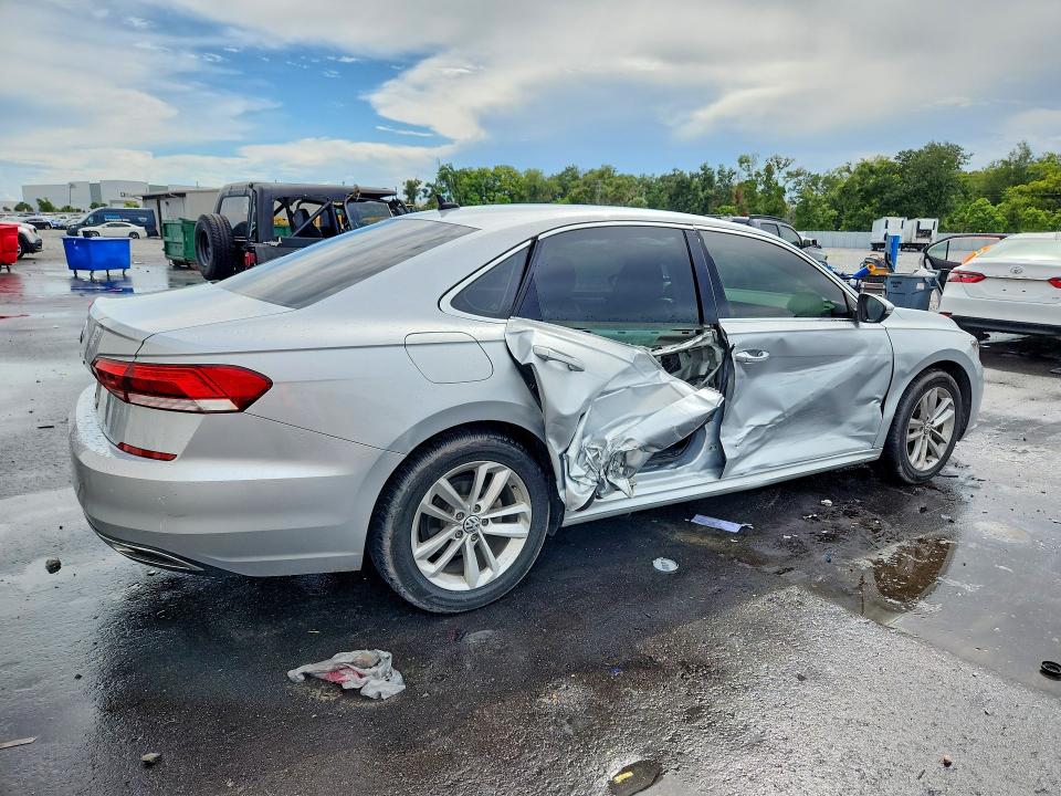Photo 3 from auction – 2020 VOLKSWAGEN PASSAT with VIN 1VWSA7A35LC009851