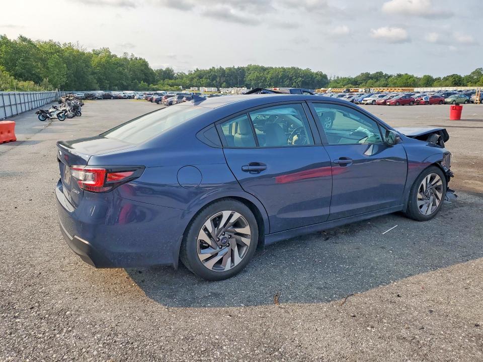 Zdjęcie 3 z aukcji – 2024 SUBARU LEGACY z VIN 4S3BWAN68R3022818