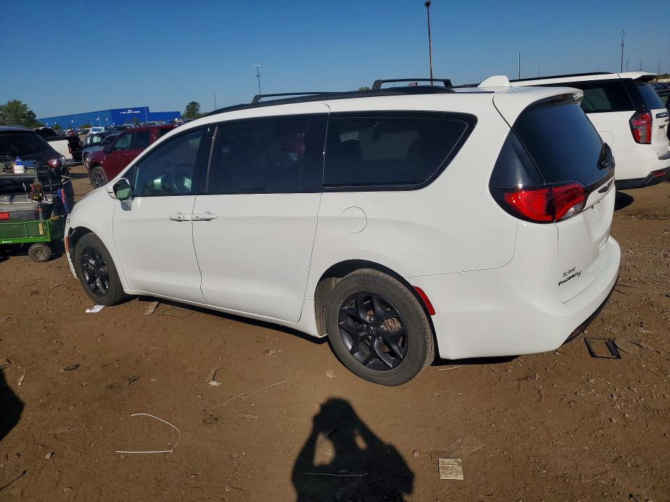 Photo 2 from auction – 2019 CHRYSLER PACIFICA with VIN 2C4RC1GG9KR653362