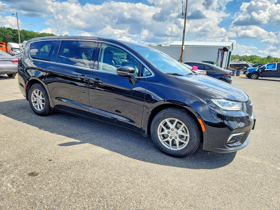 Photo 4 from auction – 2024 CHRYSLER PACIFICA with VIN 2C4RC1BGXRR125055