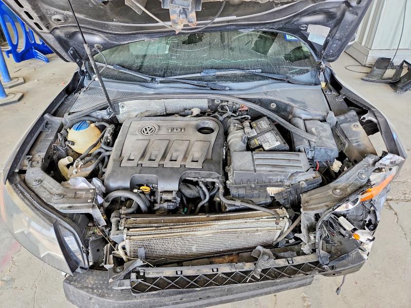 Снимка 11 от търг – 2013 VOLKSWAGEN PASSAT с VIN 1VWCN7A32DC135126