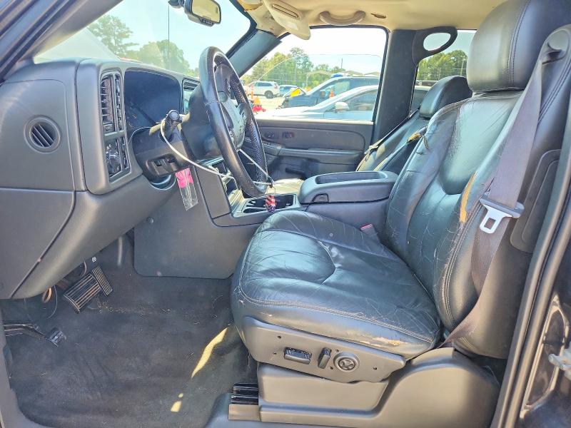 Photo 7 from auction – 2004 CHEVROLET AVALANCHE with VIN 3GNEK12T84G288002