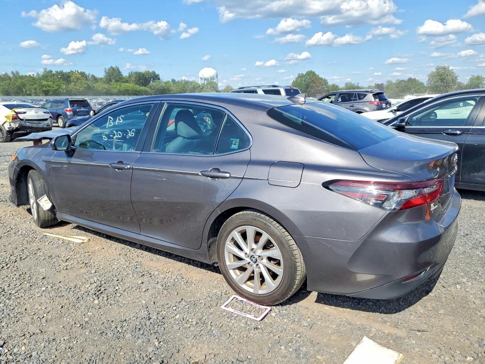 Photo 2 from auction – 2021 TOYOTA CAMRY with VIN 4T1C11AK4MU524178