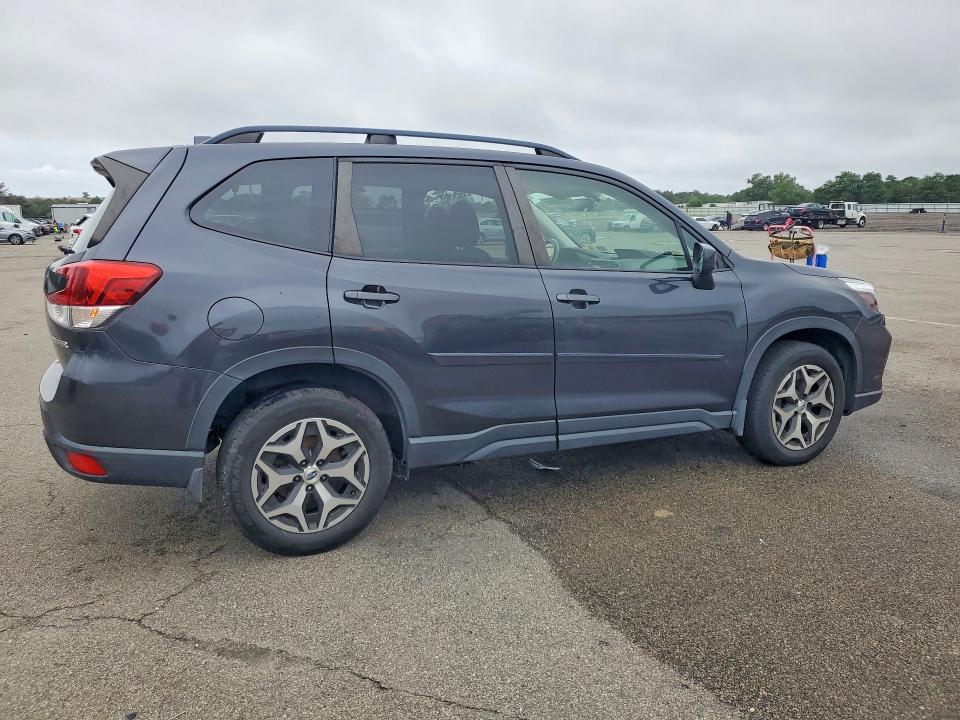 Photo 3 from auction – 2019 SUBARU FORESTER with VIN JF2SKAGC4KH490845