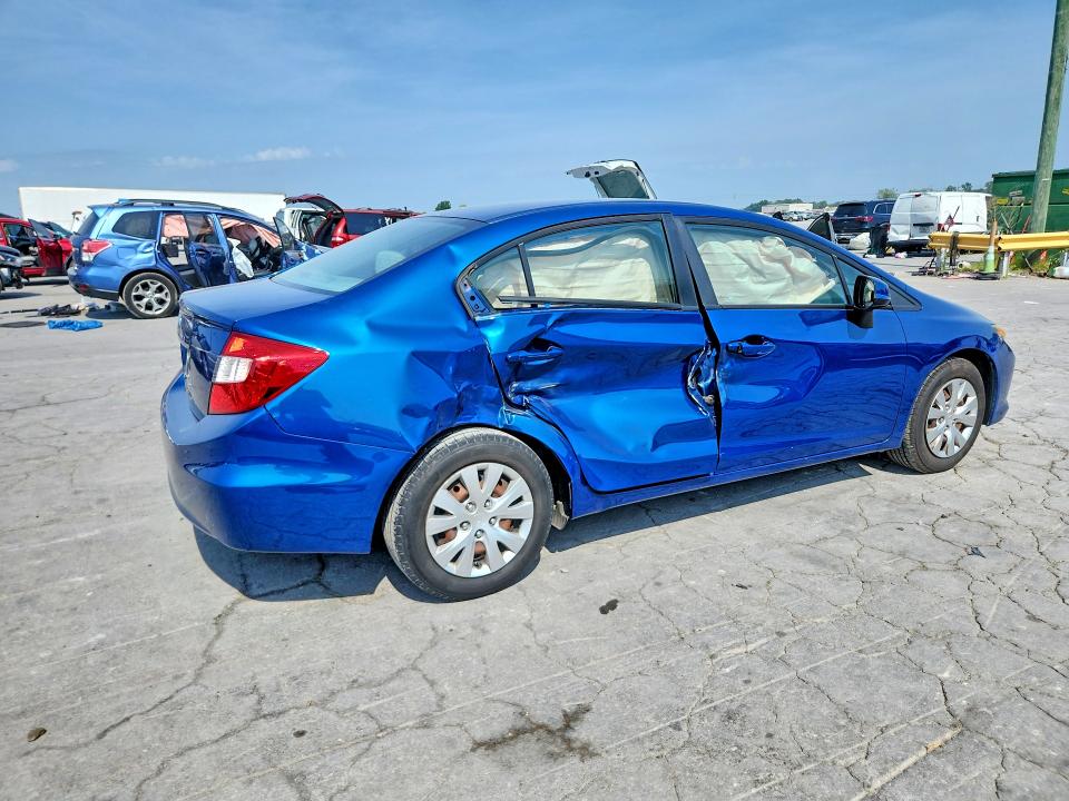Photo 3 from auction – 2012 HONDA CIVIC with VIN 19XFB2F53CE357834