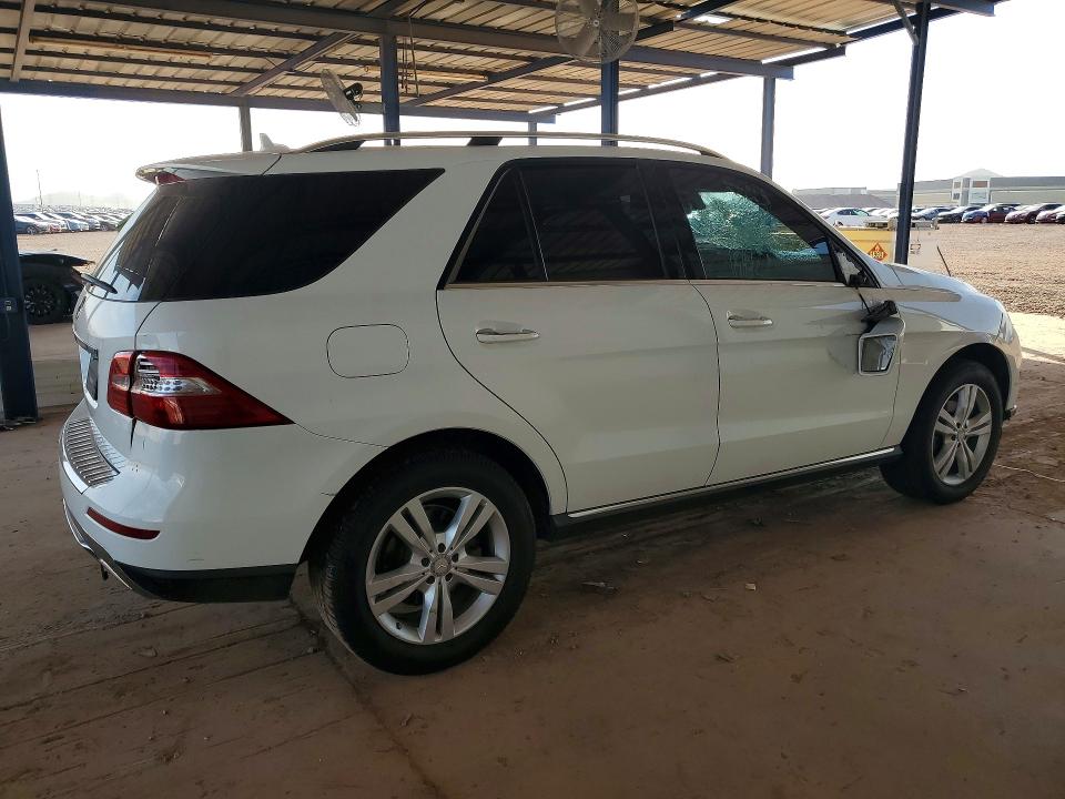 Снимка 3 от търг – 2015 MERCEDES-BENZ ML с VIN 4JGDA5JB2FA593497
