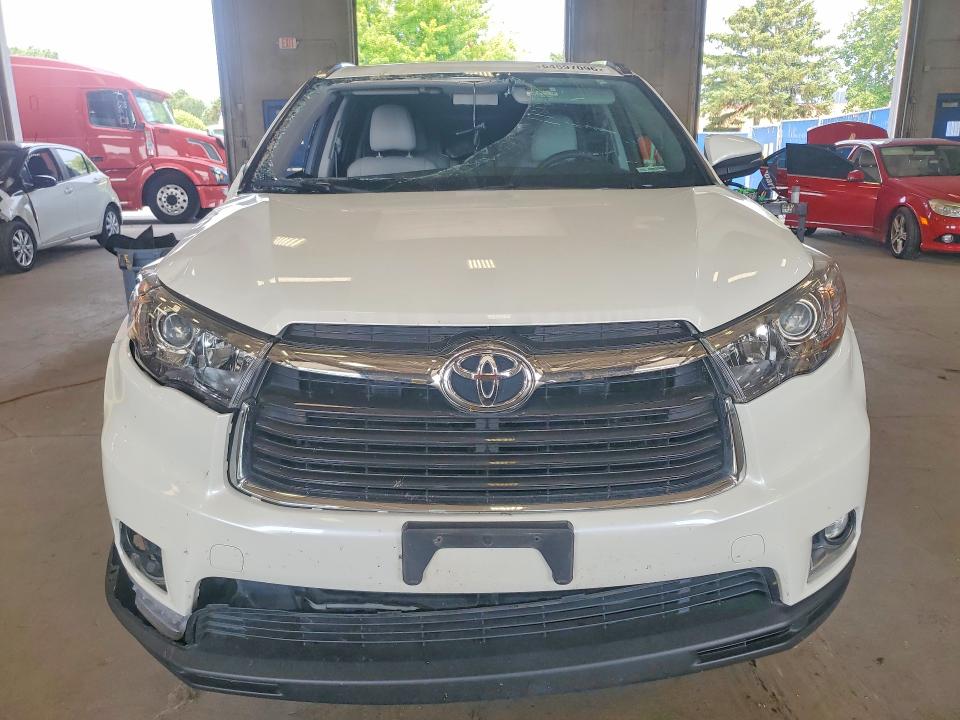 Photo 5 from auction – 2015 TOYOTA HIGHLANDER with VIN 5TDDKRFH8FS149565