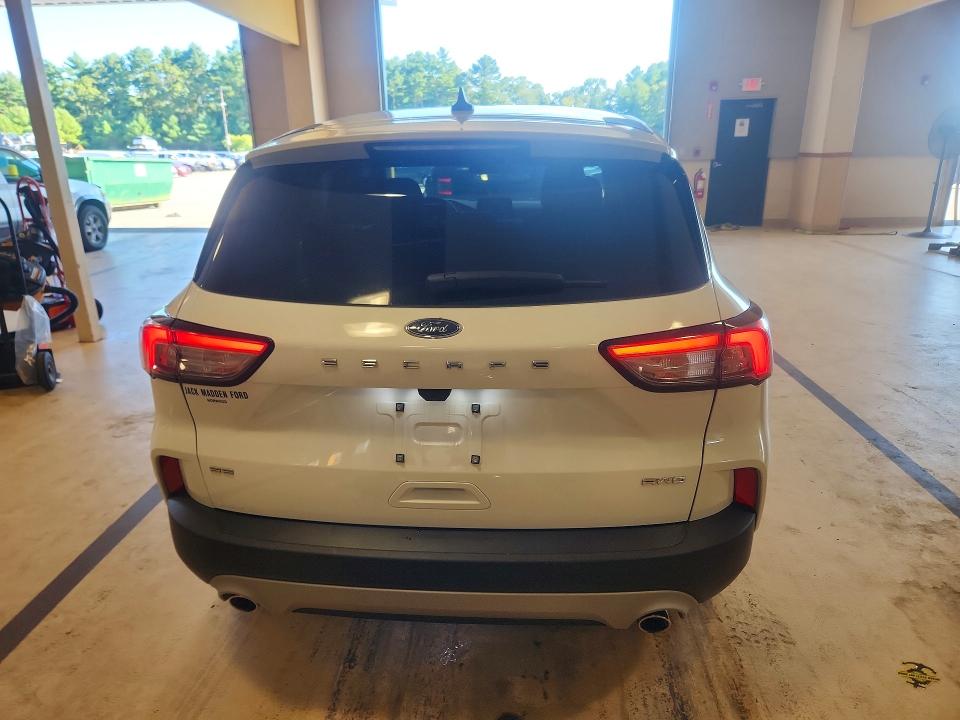 Photo 6 from auction – 2022 FORD ESCAPE with VIN 1FMCU9G69NUC03013