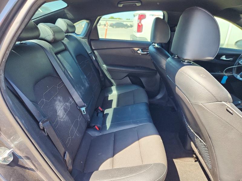 Photo 10 from auction – 2021 KIA FORTE with VIN 3KPF34AD1ME317664