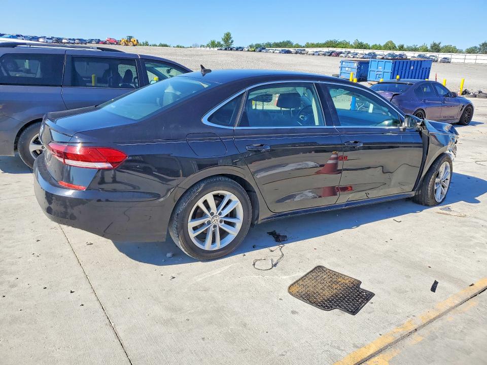 Photo 3 from auction – 2020 VOLKSWAGEN PASSAT with VIN 1VWSA7A37LC016428