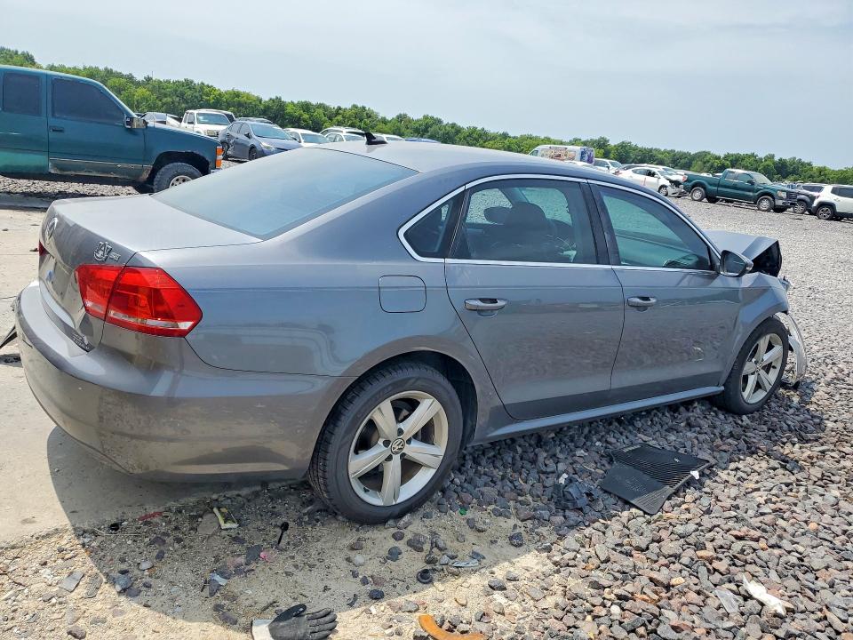 Photo 3 from auction – 2012 VOLKSWAGEN PASSAT with VIN 1VWBH7A3XCC020890